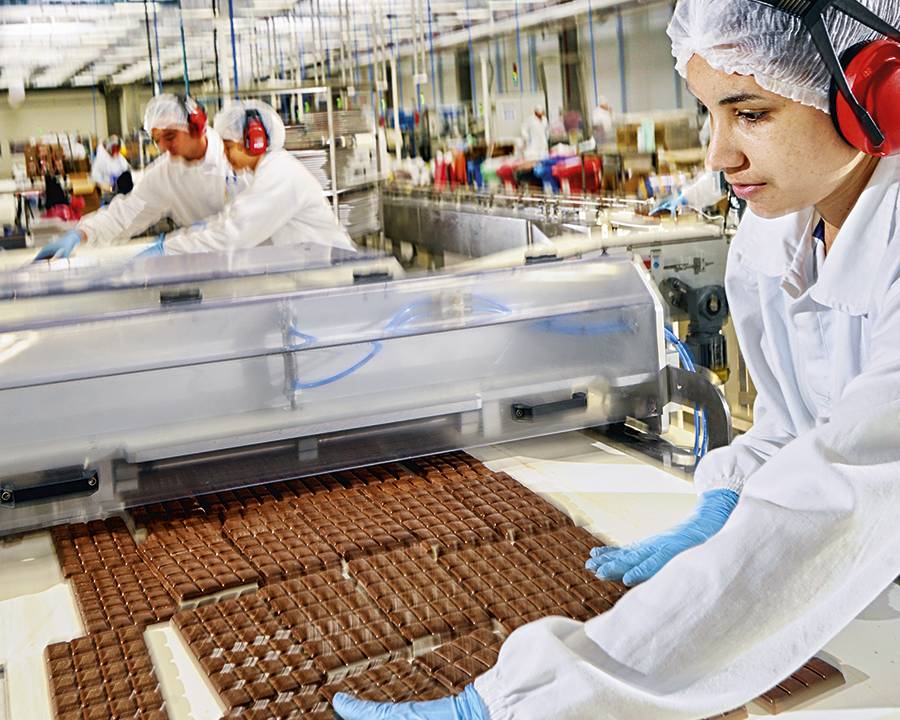 Linha de produção da Mondeléz