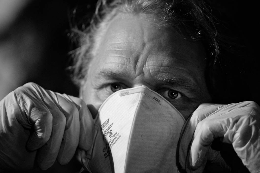 Empresas são obrigadas a afastar funcionários que são do grupo de risco?