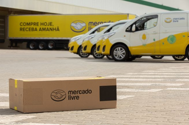 Pacote, vans de entrega e caminhão do Mercado Livre.