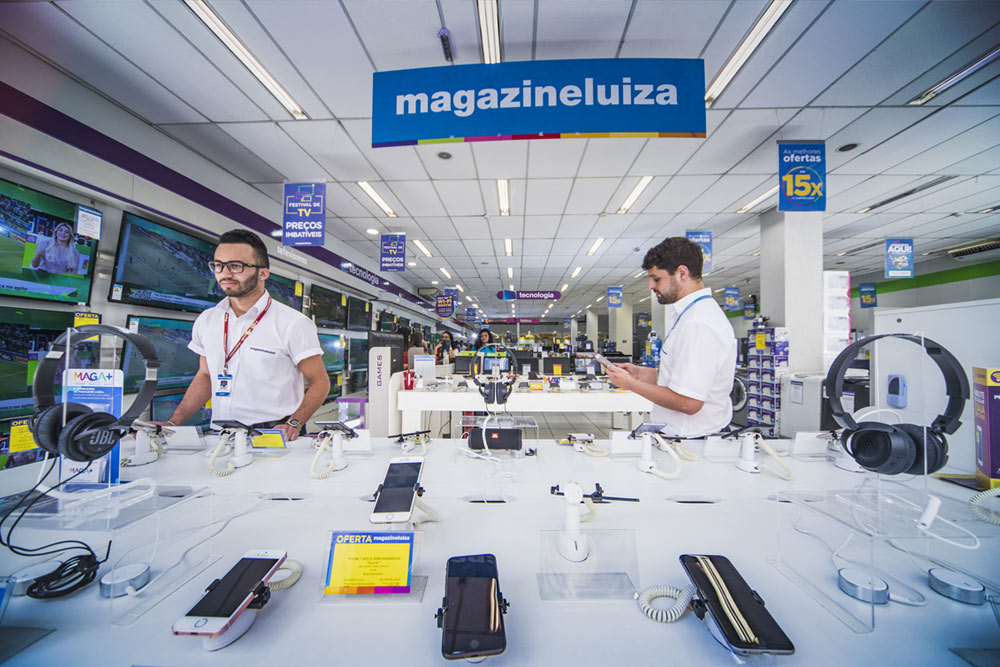 Magazine Luiza abre vagas para profissionais com 50 anos ou mais